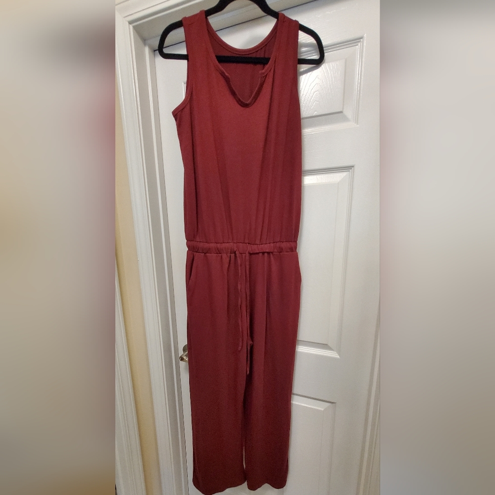 Sleeveless v-neck romper women's medium, red